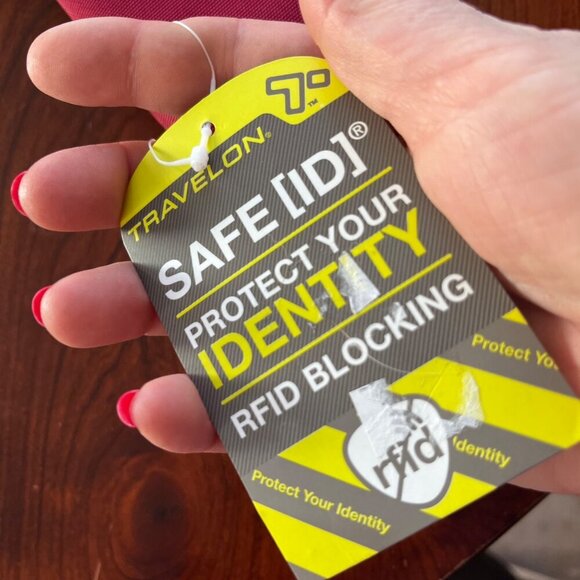 NEW Travelon RFID Blocking Safe ID Wallet With Wrist Strap & Zipper Closure In B - Picture 8 of 8